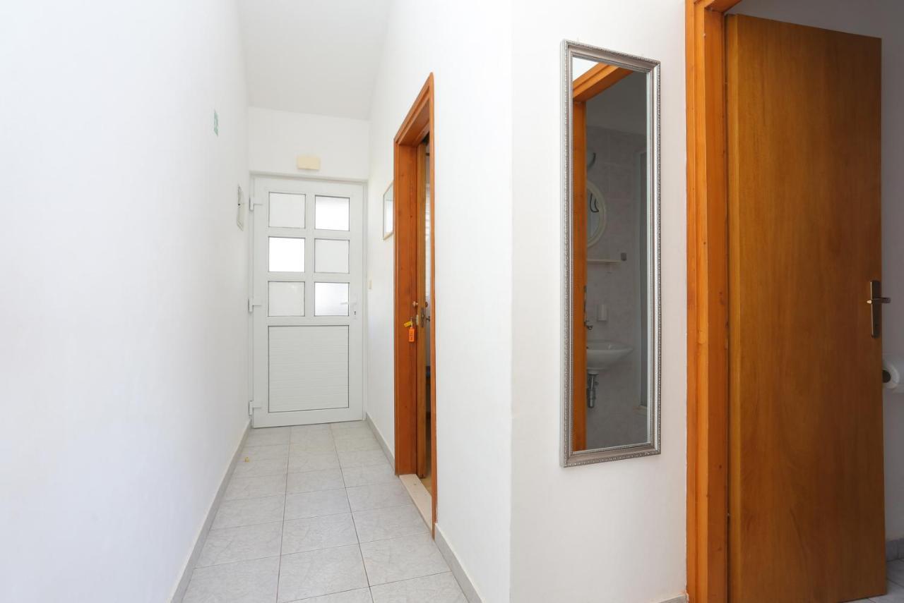 Apartments By The Sea Rastici, Ciovo - 11723 Trogir Eksteriør bilde